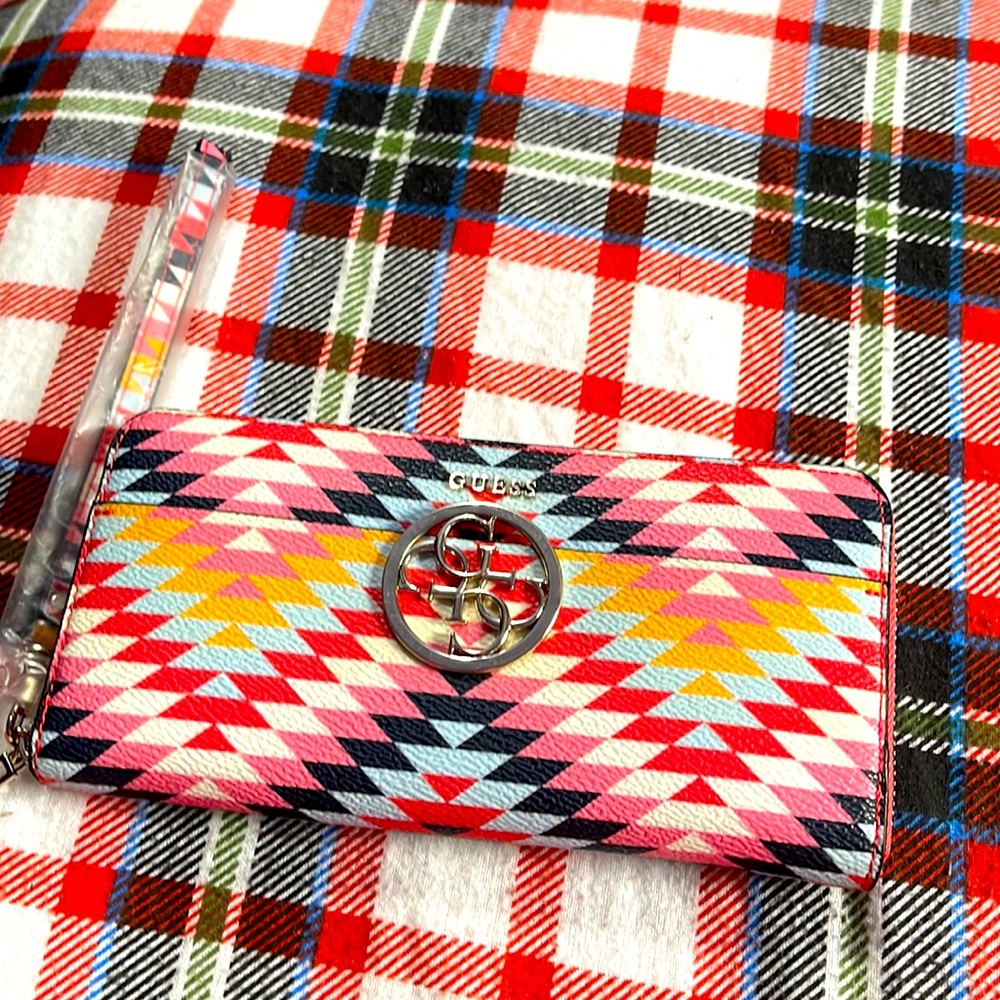 Guess zip around wallet wristlet never used in multi color